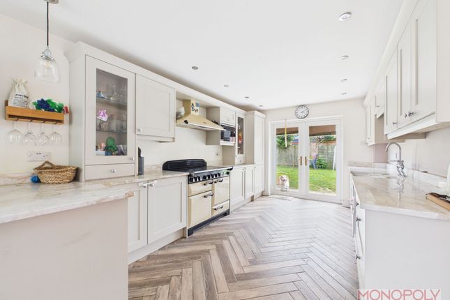 7 Greenfield View, Wrexham photo 2