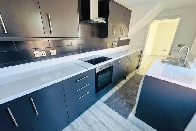 6, Graigwen, Llanelli photo 4