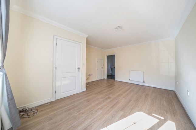 31, Franklins, Rickmansworth photo 4