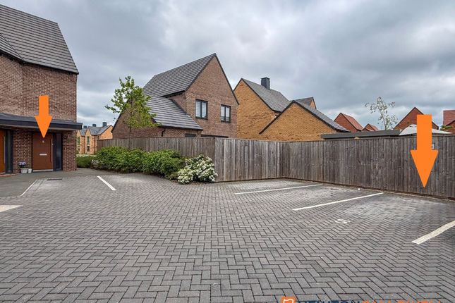 5 Lord Hawke Way, Newark photo 4