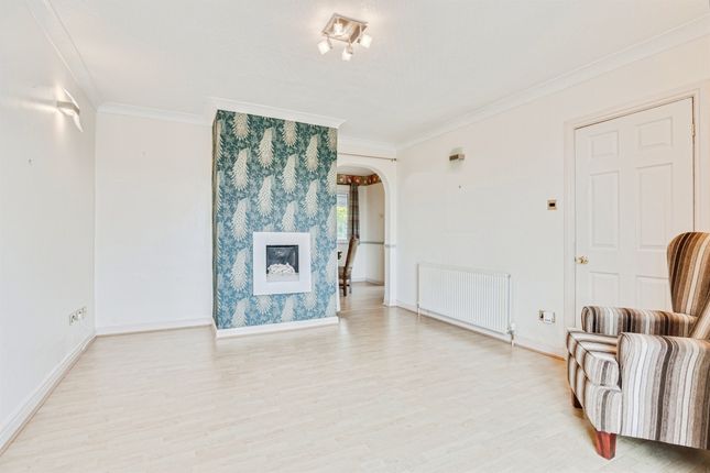 10, Thornhill Croft, Wakefield photo 4