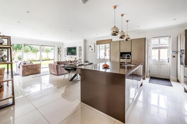 2, Talman Place, Leatherhead photo 2