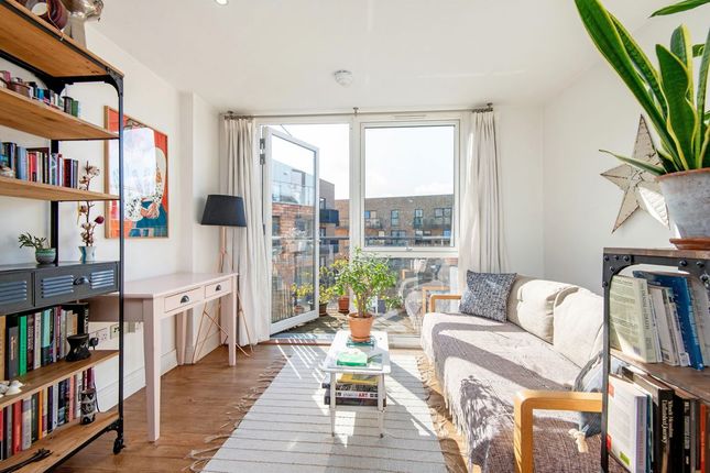Flat 20, Citrine Apartments, 11, New Gun Wharf, London photo 3