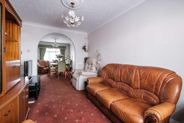 1084, Eastern Avenue, Ilford photo 4