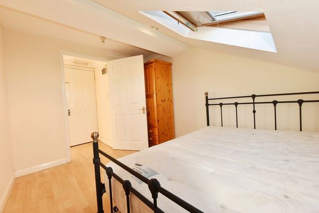 Flat to rent in Stella Road, London