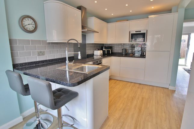 19, Eagle Close, Fareham photo 4