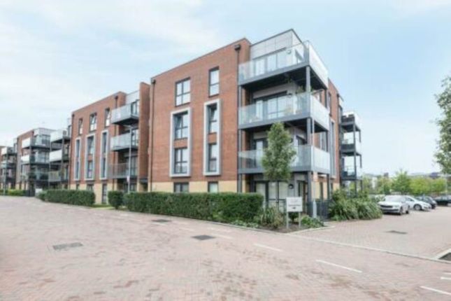 Flat for sale in Nuffield House, Borehamwood