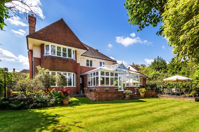 19, Cranley Close, Guildford photo 4