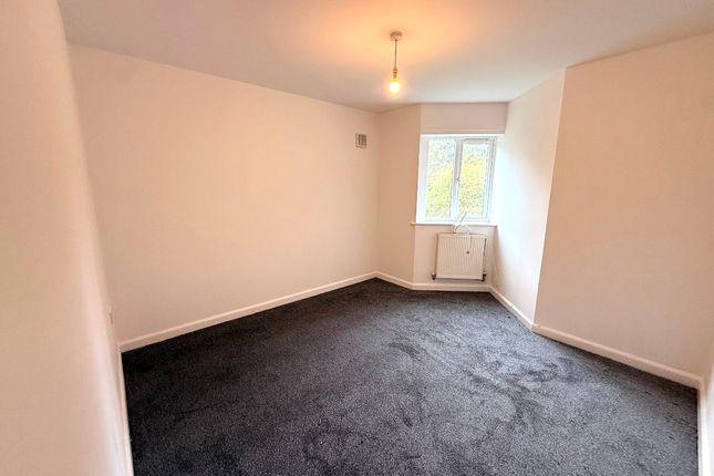 18 The Hedgerows, Sleaford photo 2