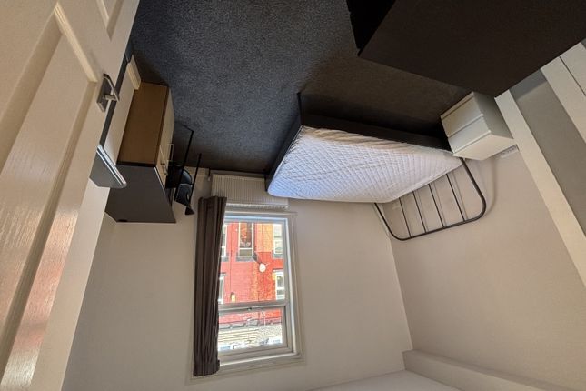 Welton Grove Hyde Park, Leeds photo 2