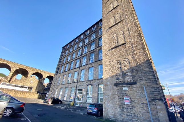 1-bed flat on Apartment 11, Saville Court, Huddersfield, £75,000