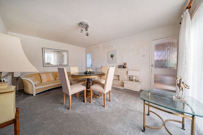 4 Ella Close, Chichester photo 3