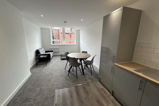 Flat 19, Clifton Park View, 15-21 Doncaster Gate, Rotherham photo 4