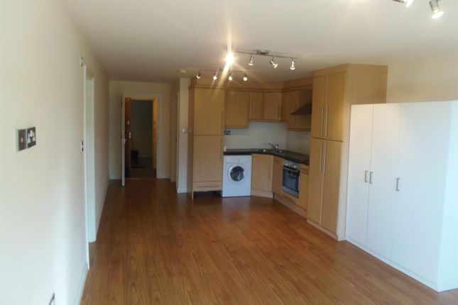 16a, Treetop Close, Luton photo 3