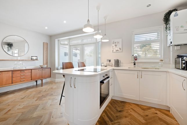 6, Staines Avenue, Sutton photo 2