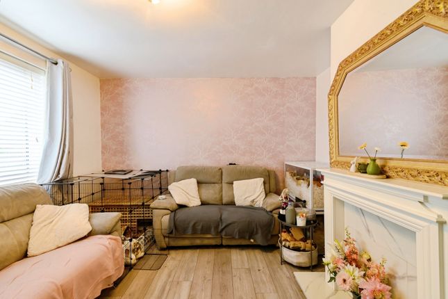43, Ludlow Avenue, Swinton photo 4