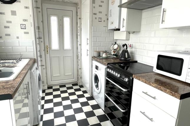 44, Saxondale Avenue, Burnham on Sea photo 3