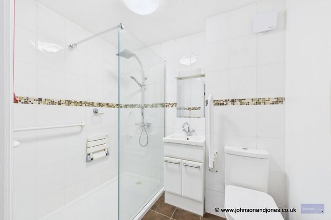 3, Abbey Court, Abbey Road, Chertsey photo 2