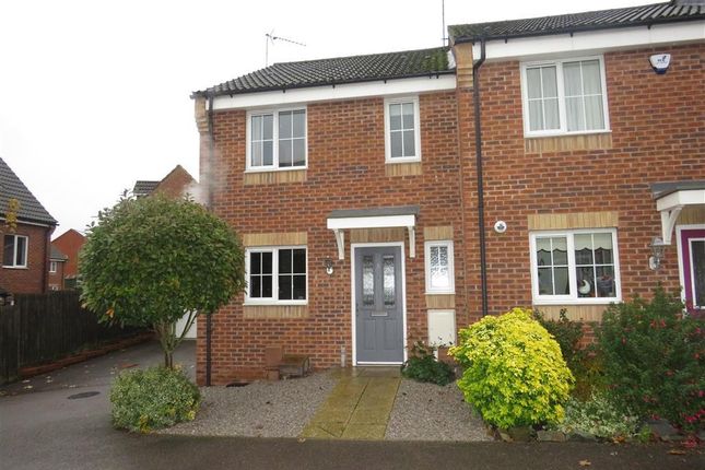 Property to rent in Lacemakers Court, Rushden
