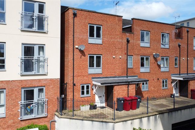 Thumbnail Town house for sale in Battle Square, Reading, Berkshire