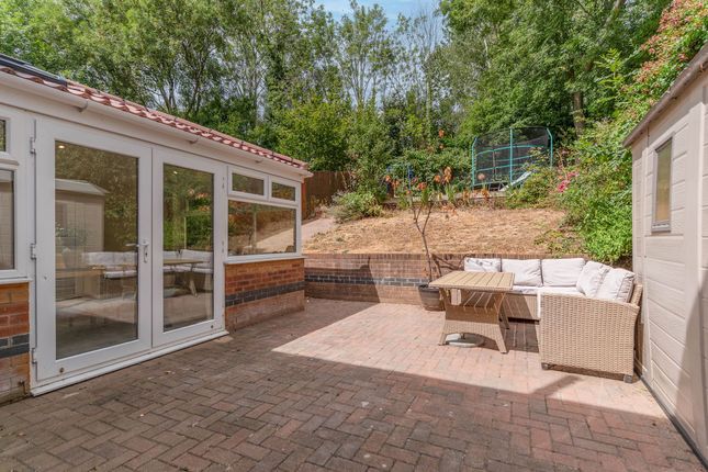 11 Stockwood Close, Newport photo 4