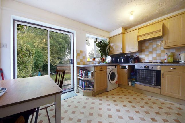 7, Laxton Gardens, Shenley photo 2