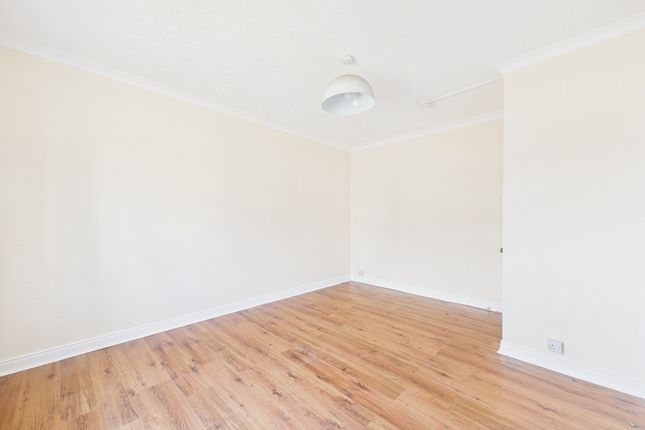 42, Ninians Terrace, Kilwinning photo 3