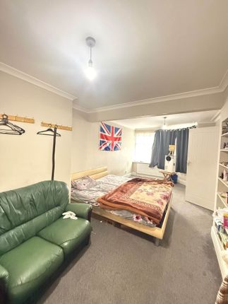 Balmoral Drive, Hayes photo 2
