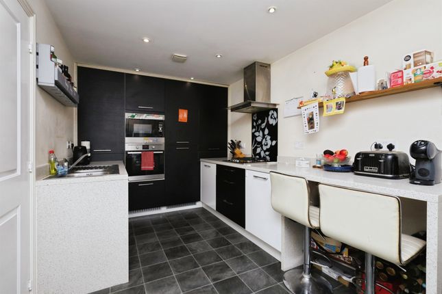 15, Hastings Crescent, Hailsham photo 3