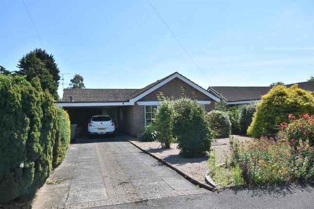 3 bed detached bungalow for sale in The Lawns, Collingham, Newark NG23