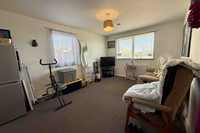 Landguard Court, Felixstowe photo 3