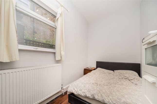 Flat for sale in Cavendish Road, Clapham South, London