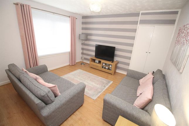 3.3, 6, Sir Michael Street, Greenock photo 3