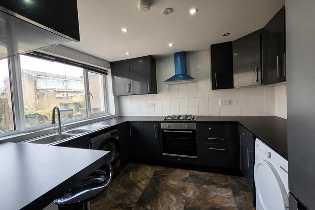 56 Winkley Court, Eastcote Lane, HARROW photo 4