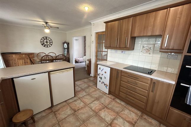 21, Greenacre Park, Brough photo 2