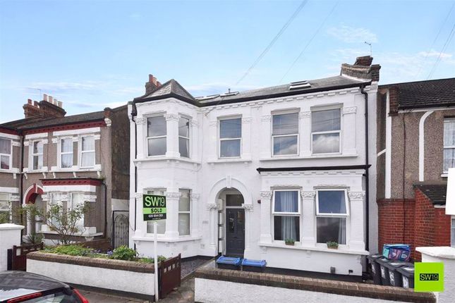 Flat to rent in Lyveden Road, Colliers Wood, London