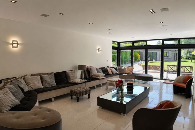 29 Dalby Avenue, Leicester photo 3