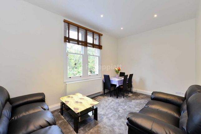 Flat to rent in Carleton Road, Tufnell Park