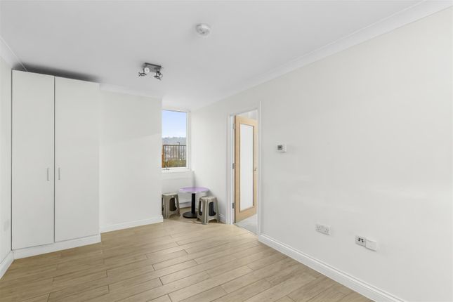 Flat 2,, 8 Buckingham Place, High Wycombe photo 5