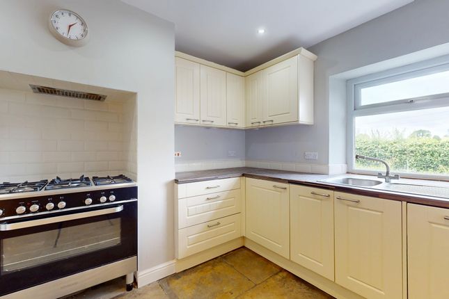 39 Greenside, Wakefield photo 2
