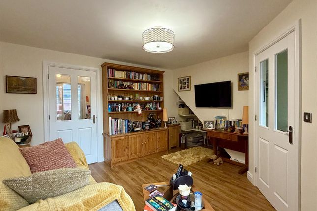 21, Meadow Close, Hereford photo 4