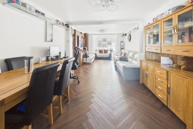 29, Bannister Close, Berkshire photo 2