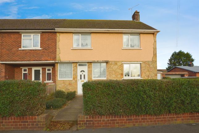 End terrace house for sale in Derwent Road, Scunthorpe