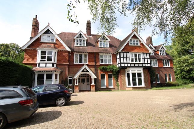 2-bed flat on Flat 6, Margery Hall, Reigate Hill, Reigate, £325,000