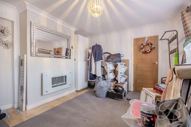 7, Cambridge Road, Mansfield photo 3