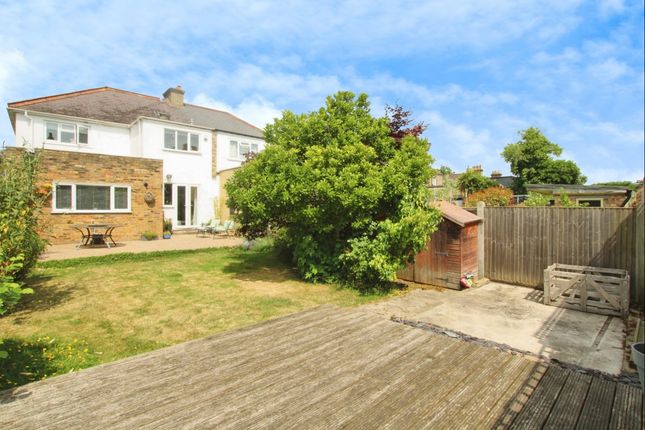 61 Halifax Road, Enfield photo 2