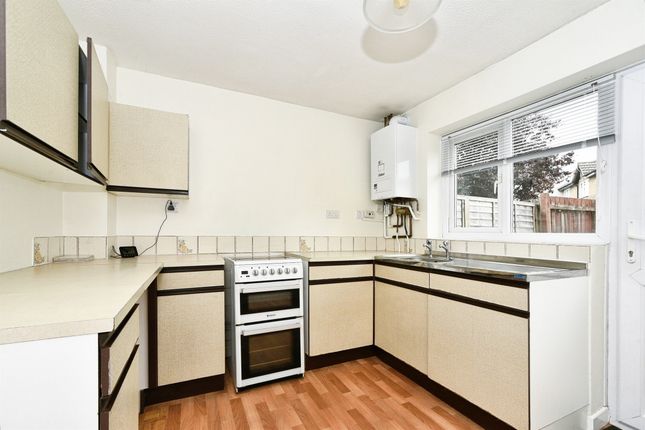 42, Lysley Close, Chippenham photo 4