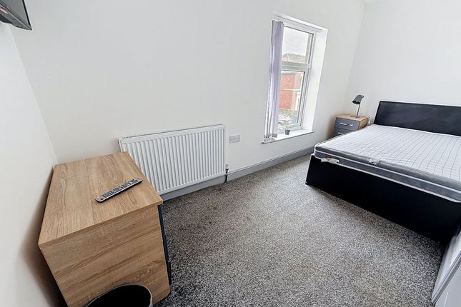 2 Gladstone Street, Stoke-on-Trent photo 5