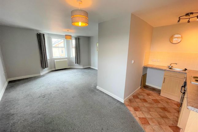 Flat 16, Fairfax Close, Stoke-On-Trent photo 5