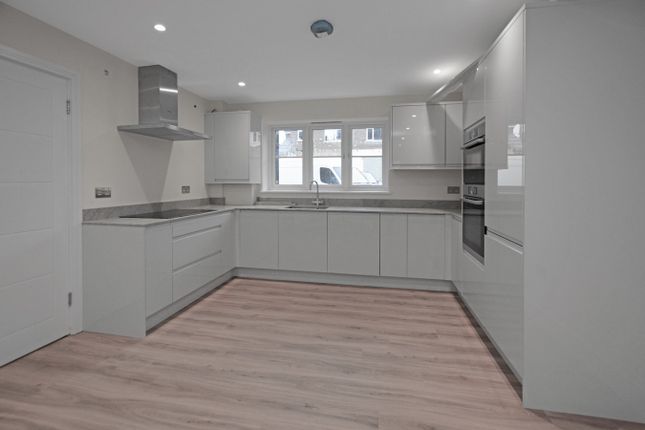 Flat for sale in 3 - 5 Station Road, Amersham